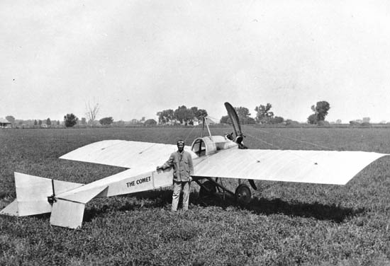 Clyde Cessna Stands By "The Comet," Exact Date & Location Unknown (Source: SDAM)