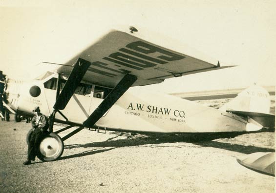 Stinson NC1019 in Shaw Livery, Date & Location Unknown (Source: Kalina)