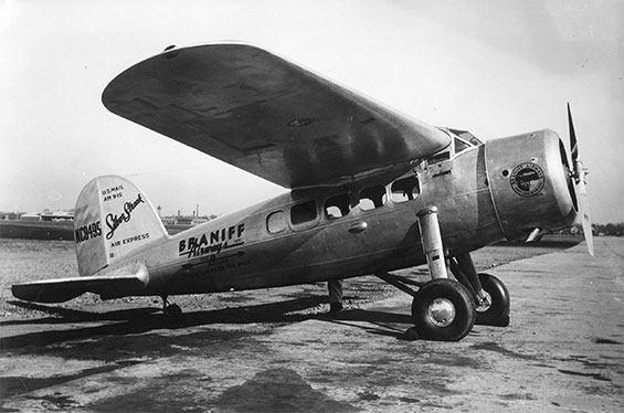 Lockheed Vega NC8495 in Braniff Airways Livery, Post-1935 (Source: Link)
