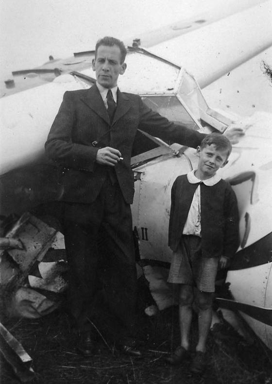 Mr. Murphy's Father and Unidentified Boy, NR926Y, Ballinrode, September 22, 1935 (Source: Murphy) 