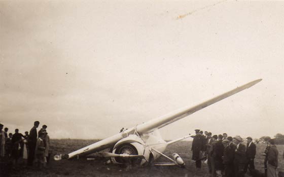 NR926Y on the Ground in Ballinrode, September 22, 1935 (Source: Murphy)