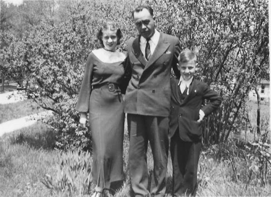 Melvin Aavang With Daughter Marilyn and Son Daryl, ca. 1935 (Source: Aavang)