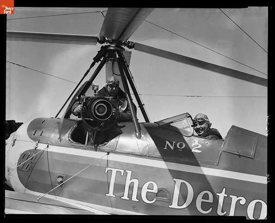 Frank Byerley (R), Detroit News Autogiro NC799W, April 6, 1931 (Source: Link)