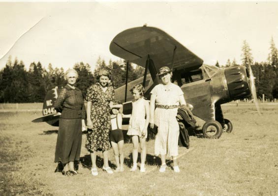 Dr. Collier’s second airplane, Waco UIC, NC13443, ca. 1937 (Source: Ringhoffer via Woodling)