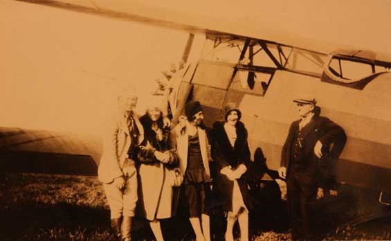 Vern Speich (Left) With Zenith, Ca. 1929 (Source: Lynn) 