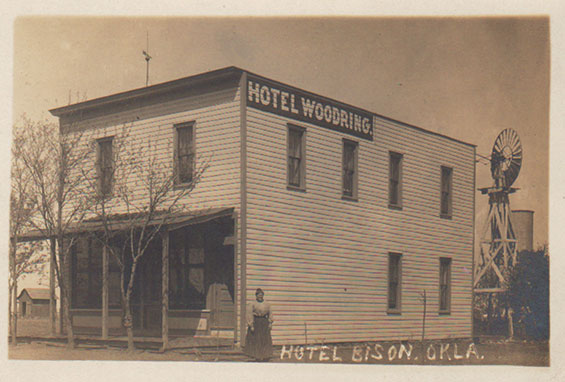 Hotel Woodring, Bison, OK (Source: Kanase)